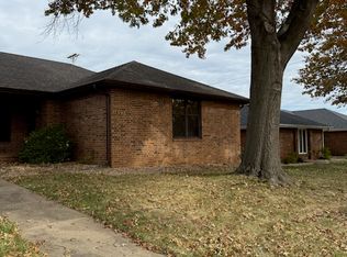 1605 E Lark St, Springfield, MO 65804