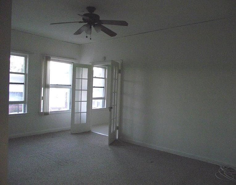 2nd image of 307 Main St APT 2