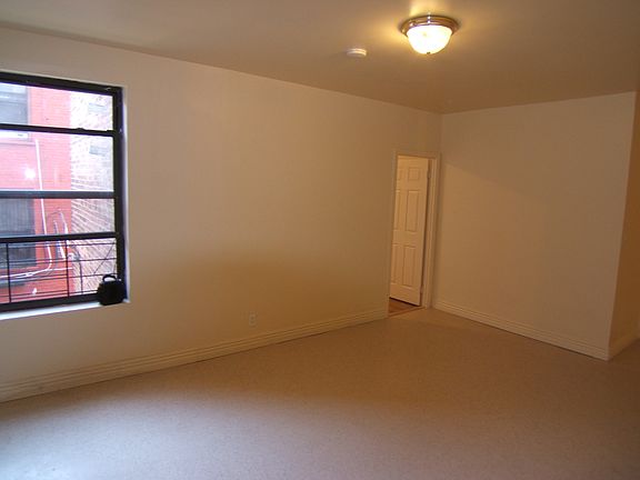 5th image of 868 Faile St APT 25