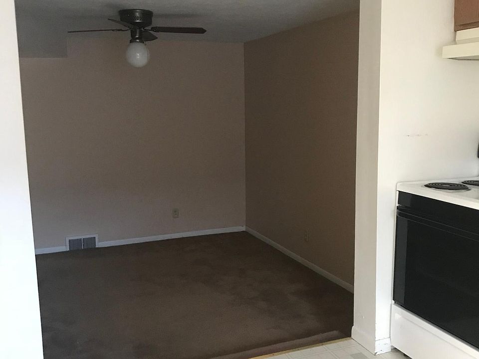 2nd image of 203 Peoria St APT B