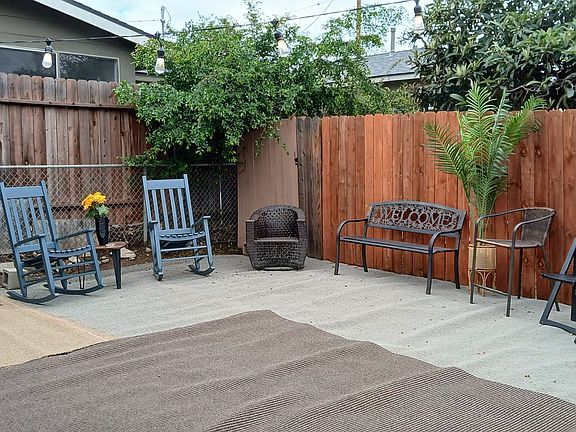 5th image of 420 S Merrill St #1