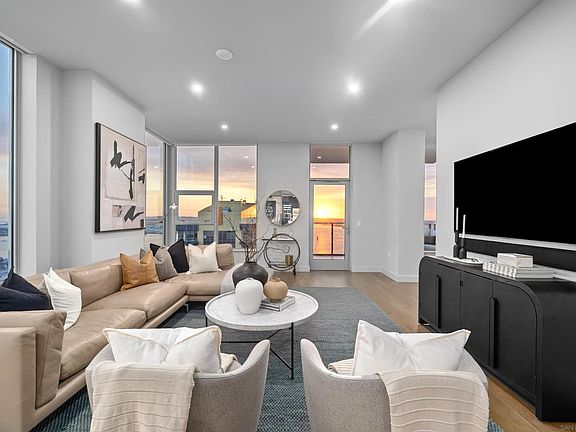 3rd image of 1388 Kettner Blvd #3604