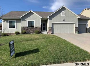 17205 Emiline St, Omaha, NE 68136