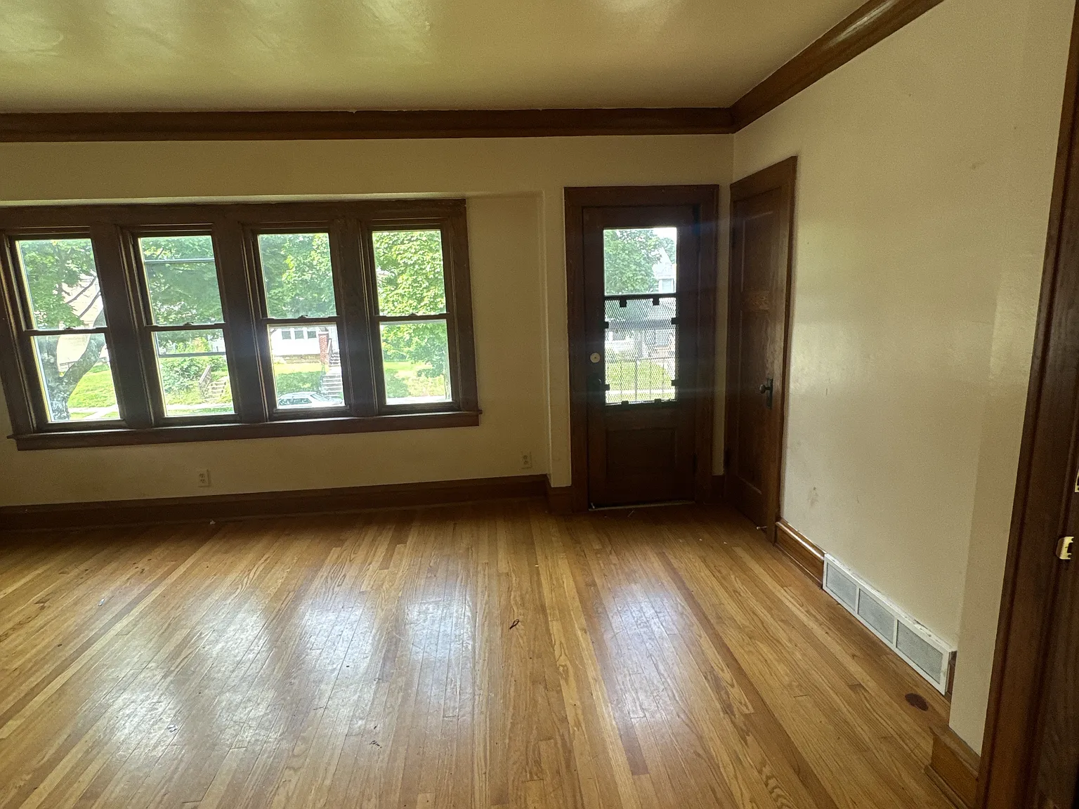 2 bed, 1110 sqft, $950 — Photo 3