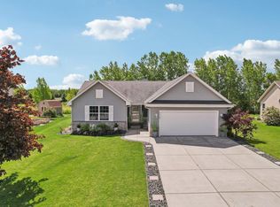 9723 Prairie Crossing Dr, Franksville, WI 53126