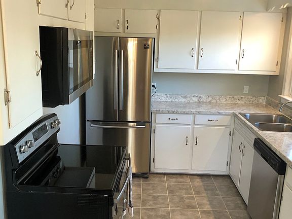 3rd image of 111 Hobbs Dr