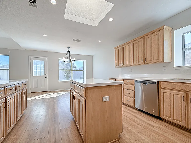 8124 Jolie Dr — Photo 7