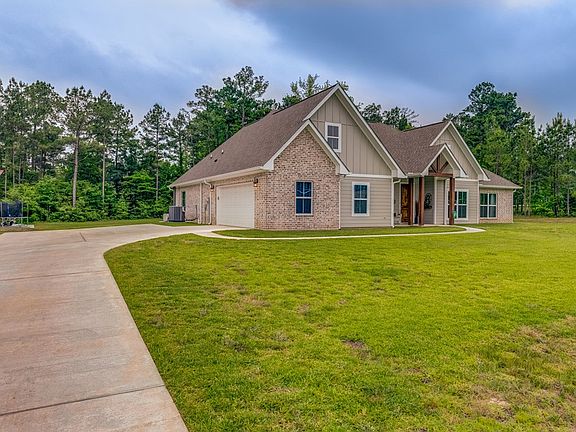 3rd image of 106 Magnolia Bnd
