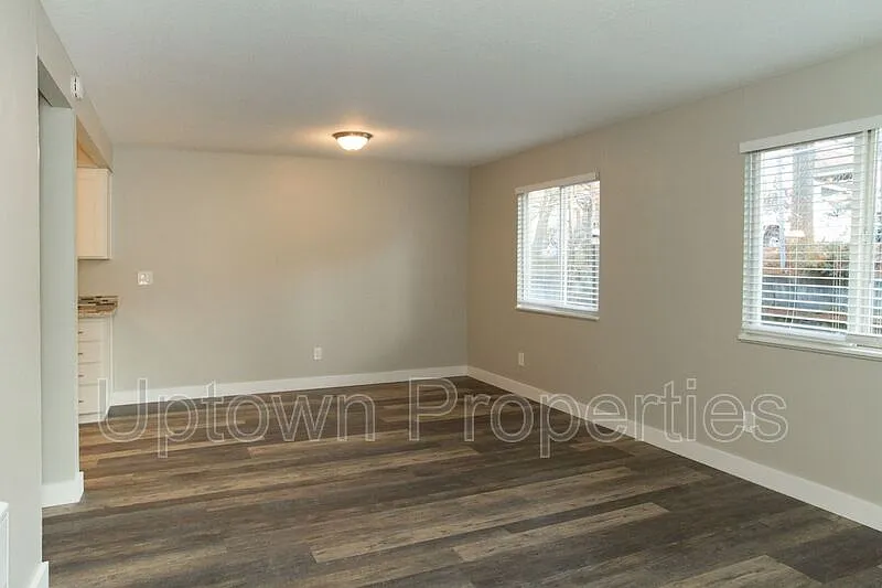 2 bed, 1.0 bath, 900 sqft, $1,495 — Photo 3