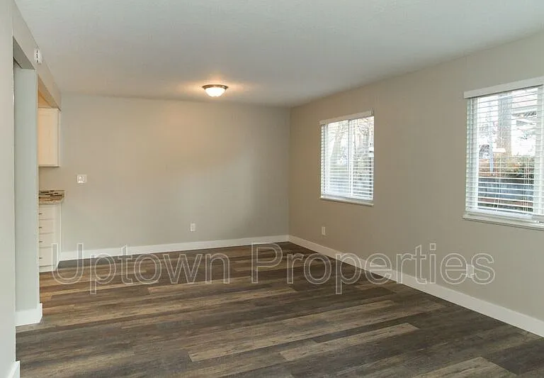2602 NE Lombard St — Photo 4