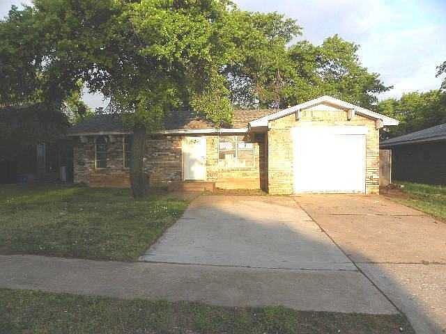 2nd image of 5221 S Briarwood Dr