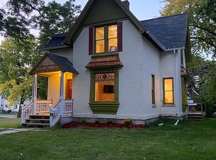 326 W 5th St, Blue Earth, MN 56013