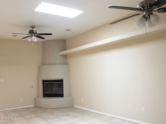 5th image of 871 Chateau Dr