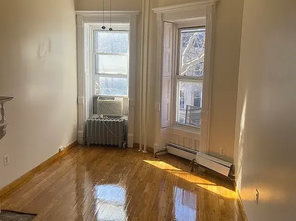 175 Underhill Avenue image 1 of 6