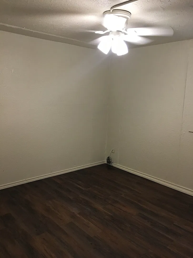 One Bedroom! Water Paid! — Photo 4