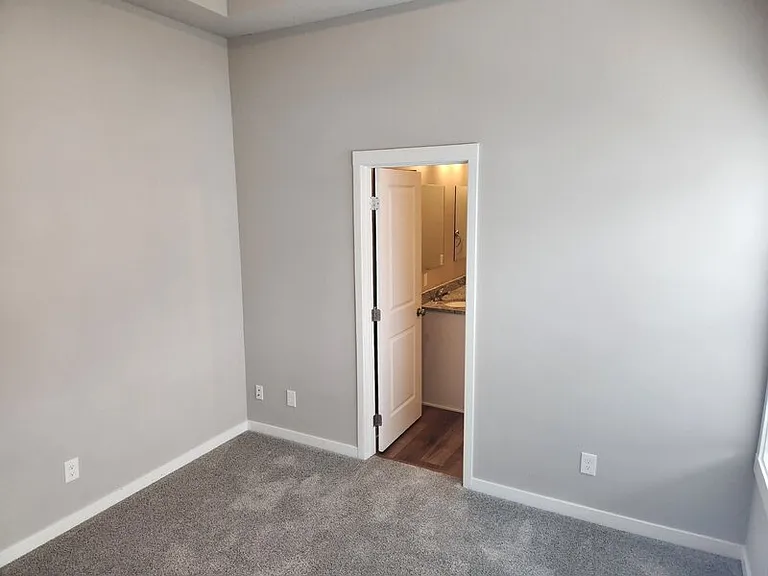 301 SE 11th St #703 — Photo 11