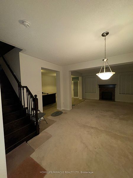 Brampton House for rent - 4 Bedrooms — photo 3