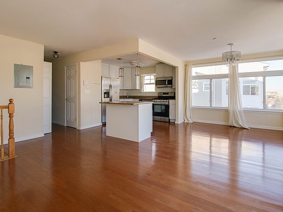 3rd image of 6408 Ocean Ave S #B