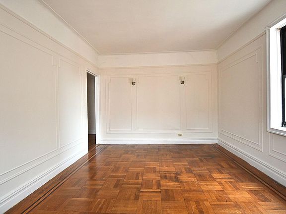 2nd image of 655 Pelham Pkwy N