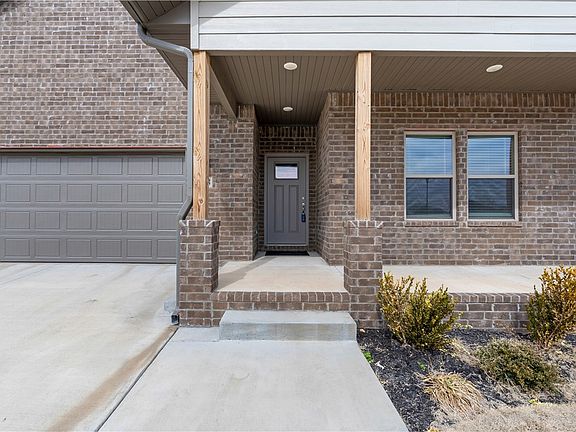 2nd image of 2208 Riggins Ave