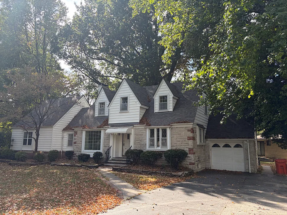 820 E Cherokee St