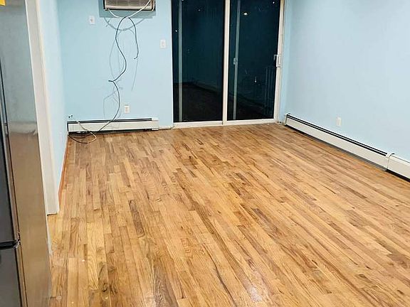2nd image of 2005 38th St APT 3