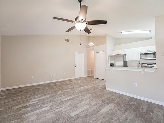 4th image of 1303 Fremont Park Ave