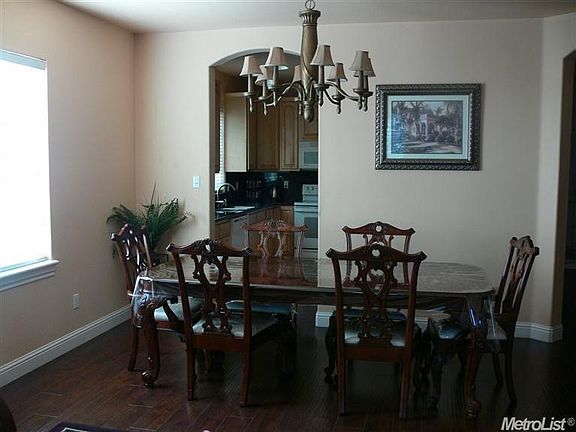 3rd image of 7550 Linden Ave