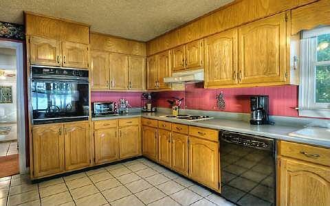 4th image of 142 Blue Branch Dr