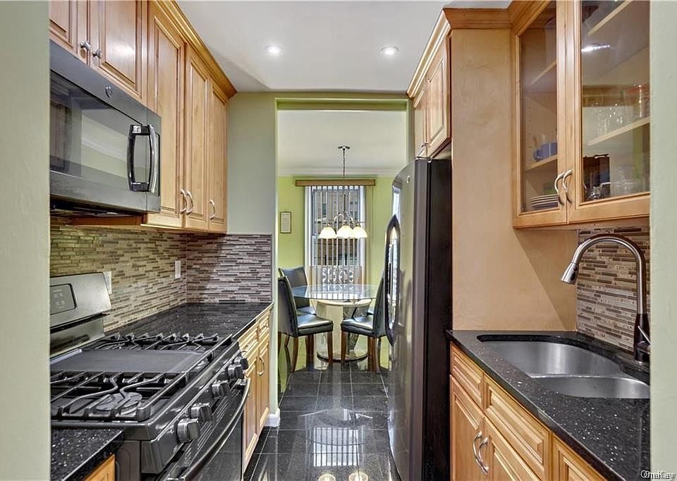 1st image of 42 Pine St APT 3H