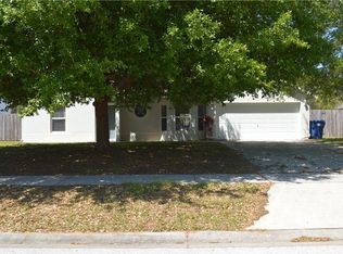 351 Pebble Ct, Minneola, FL 34715