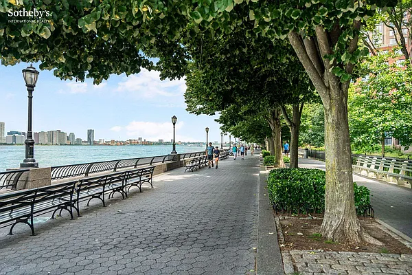 Rented by Sotheby's International Realty | media 27