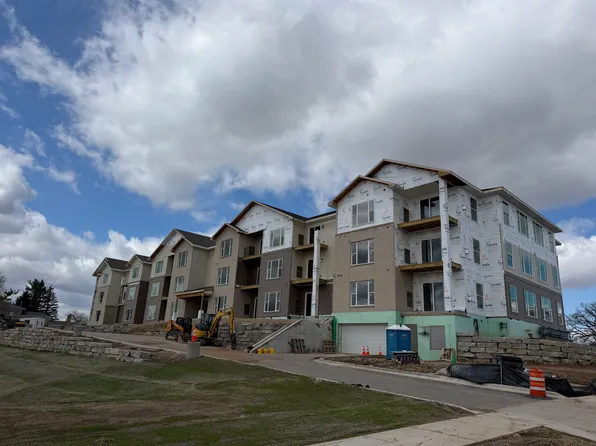 The Crest at Cardinal Heights