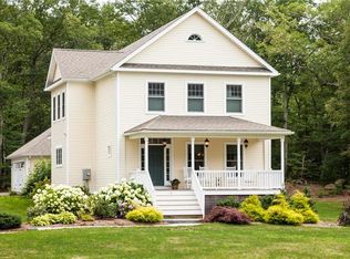 16 Sunset Ridge Dr, Guilford, CT 06437