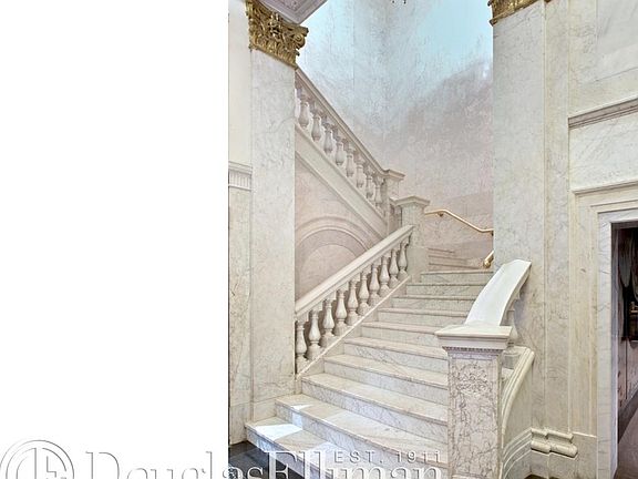 4th image of 25 Broad St APT 3J