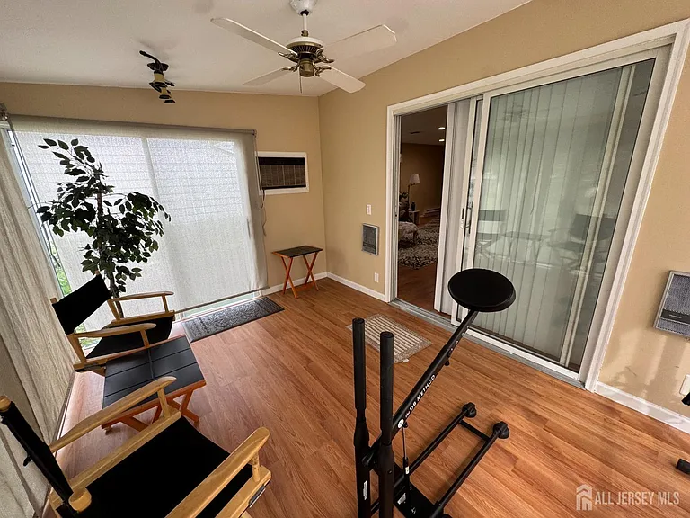 186 Newport Rd — Photo 2