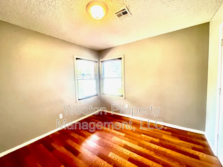 413 Reed Pl — Photo 9