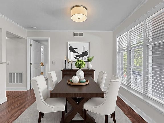5th image of 1011 Nicholwood Dr APT 209