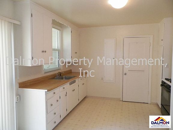 4th image of 1140 Elm Dr APT 3