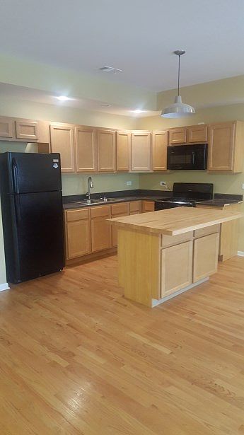 1st image of 6631 S Woodlawn Ave #2
