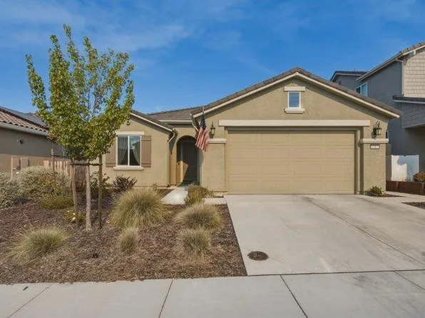 1307 Sunridge Dr, Hollister, CA 95023