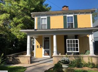 208 N Market St, Staunton, VA 24401