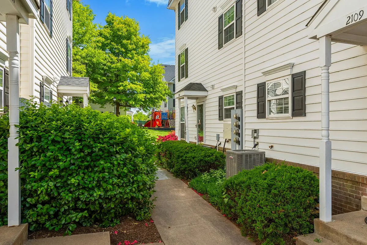 Unit Photo - 2108 Bristol Dr #2108