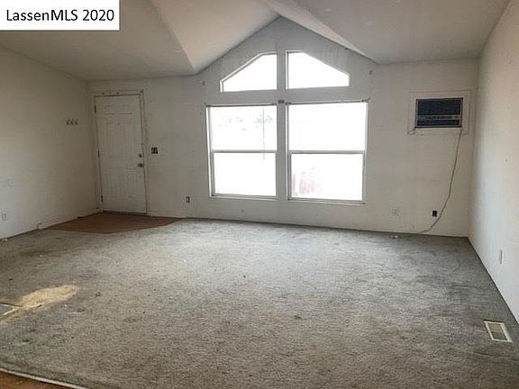 3rd image of 446-395 Lake View Dr