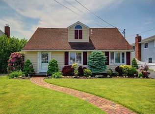 57 Nearwater Ave, Massapequa, NY