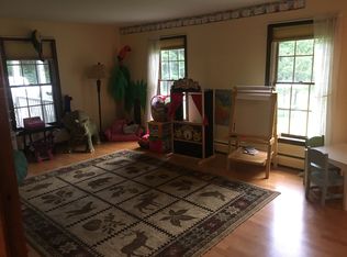 30 Taborton Rd, Averill Park, NY 12018