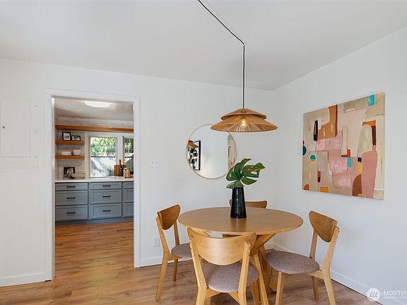 5th image of 3040 NE 86th Street