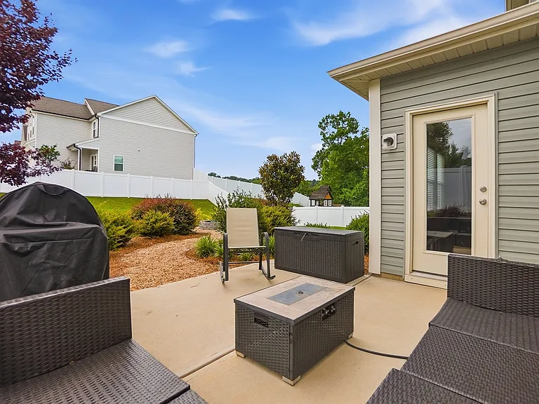1831 Savannah Ln — Photo 30