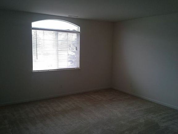 4th image of 23004 Fairlane Blvd