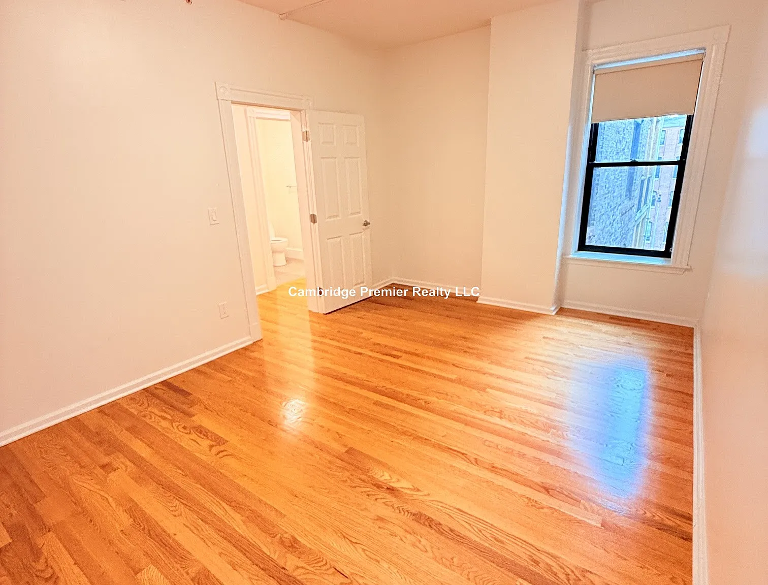 2 bed, 1.5 bath, $5,191 — Photo 2
